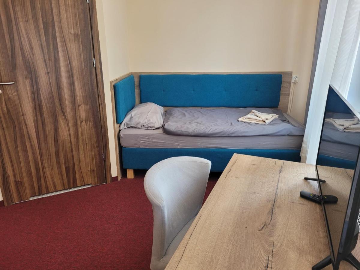 Zlote Pioro Bed & Breakfast Nisko ภายนอก รูปภาพ